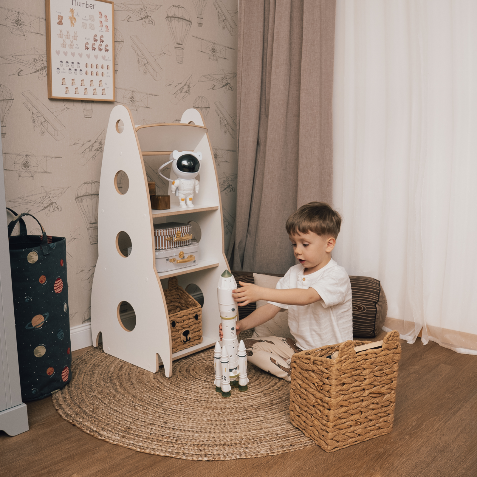 MAMOI® Children’s rocket-shaped bookshelf, wooden Montessori bookcase, kids book and toy organizer, shelf for children’s room, 100% ECO, Made in EU